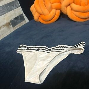 Hula Honey White Black Trimmed Bikini Bottoms Size XS